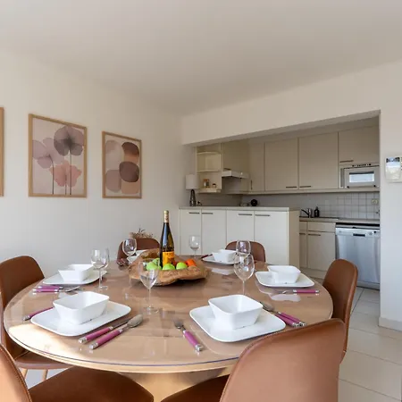 Duinenbries With Balcony By Interhome Apartamento Bredene