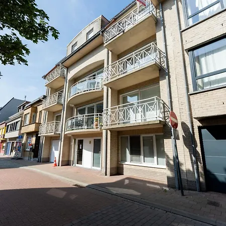 Duinenbries With Balcony By Interhome Apartamento Bredene