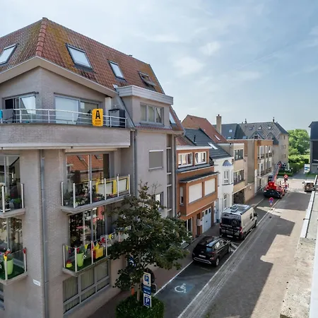 Apartamento Duinenbries With Balcony By Interhome Bredene